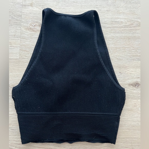 Aritzia Babaton sculpt knit halter crop in black, sz SMALL - Picture 3 of 7